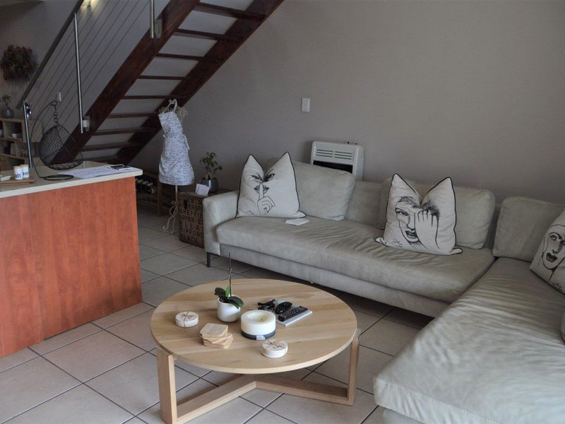 STUNNING DOUBLE VOLUME LOFT APARTMENT IN CRAIGHALL PARK - Photo 10