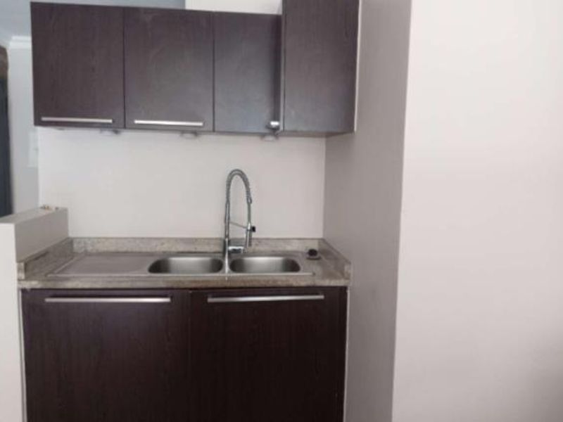 Stylish 2 Bedroom, 2 Bathroom Apartment with Balcony - Photo 7