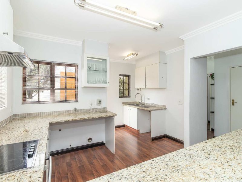 UNDER OFFER  Home in  quiet heart of Lonehill - Photo 4