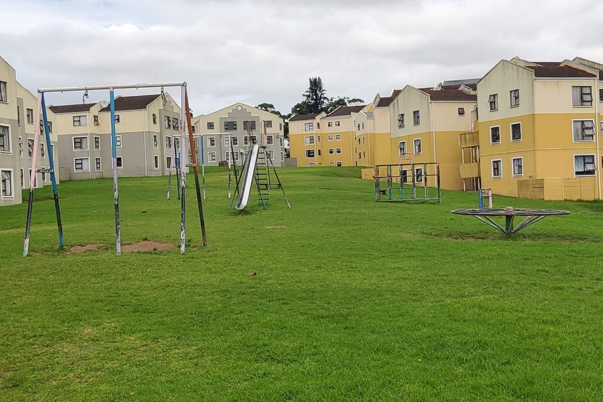 **Charming 3-Bedroom Family Home Perfect for First-Time Buyers or Investment** - Photo 5