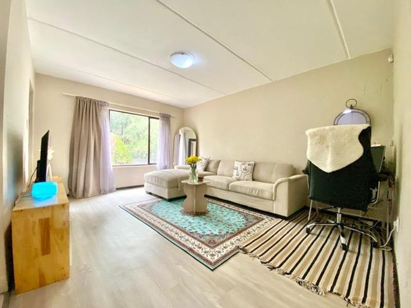 STYLISH ONE BED APARTMENT IN THE HEART OF MORNINGSIDE - Photo 3