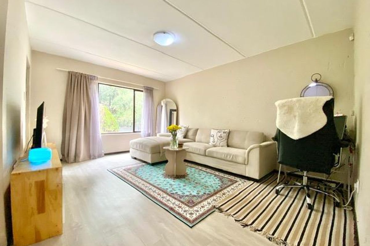 STYLISH ONE BED APARTMENT IN THE HEART OF MORNINGSIDE - Photo 3