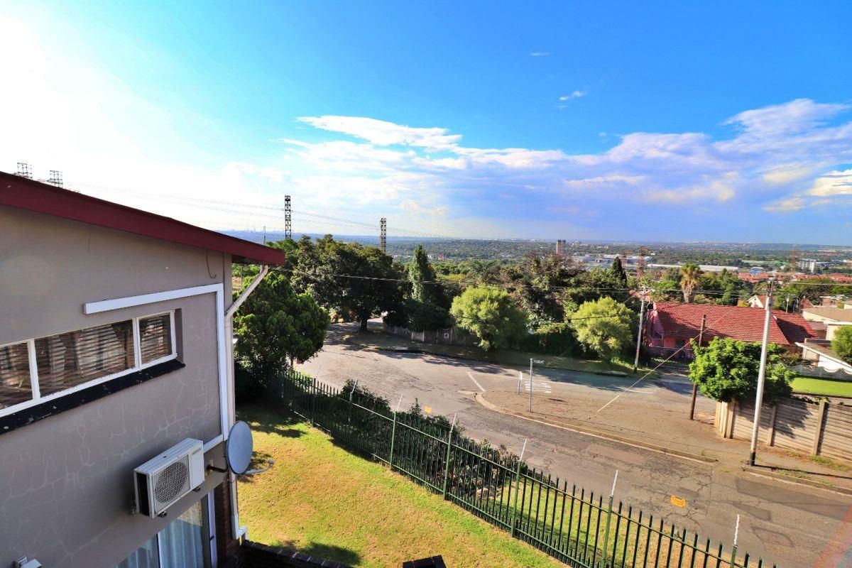 Secure Family Living with Spectacular Views and Exceptional Versatility in Fishers Hill - Photo 3