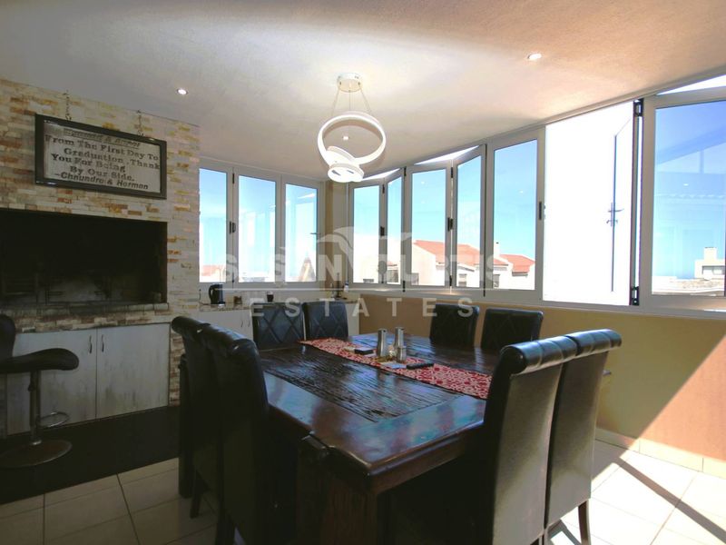 4 Bedroom Townhouse - Photo 3