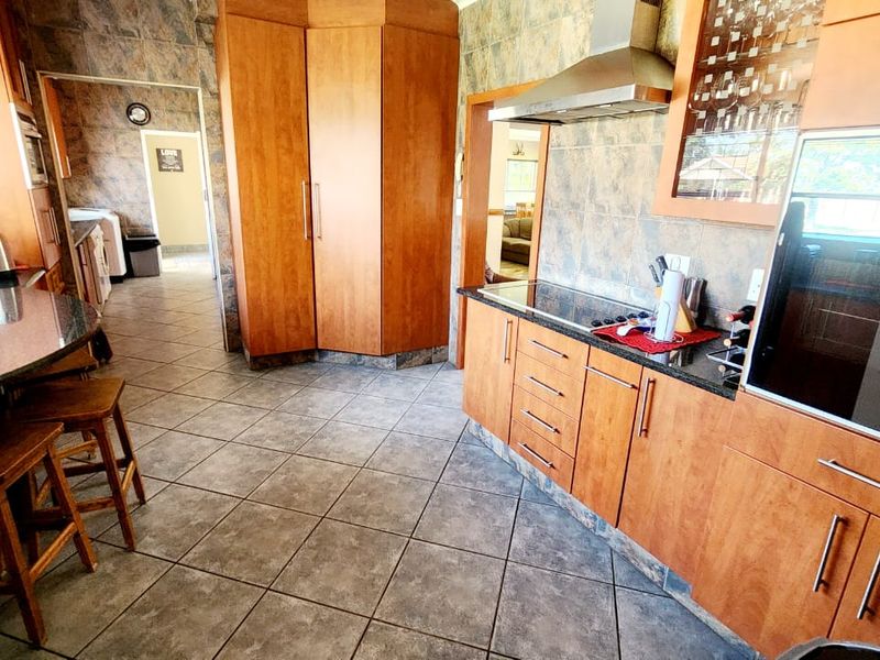 Spacious, Stylish and much more for the whole family - Photo 6