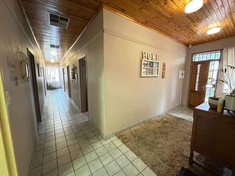 4 Bedroom House For Sale in Klein Windhoek - Photo 6