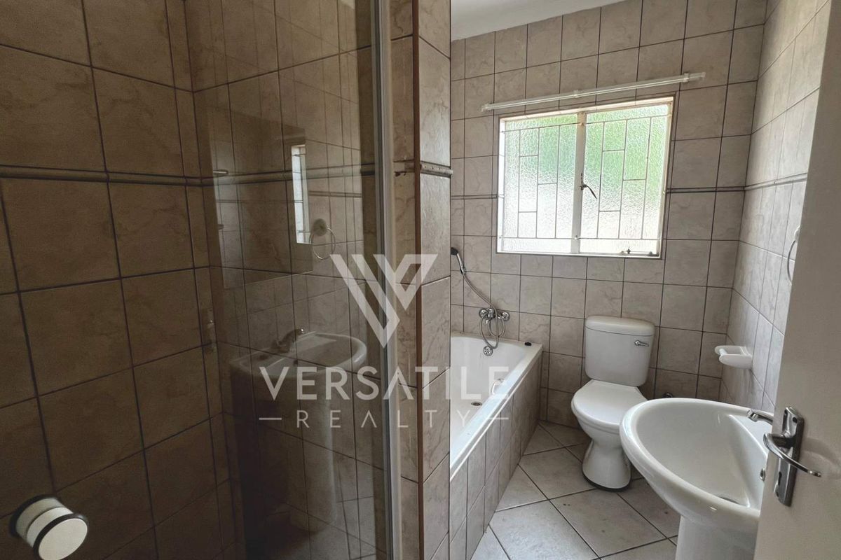 2 Bedroom Apartment for sale in Pionierspark Extension 1 - Photo 4