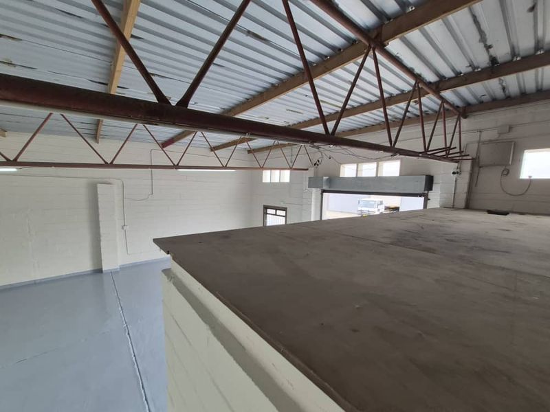 LIGHT INDUSTRIAL WAREHOUSE!!! - Photo 9