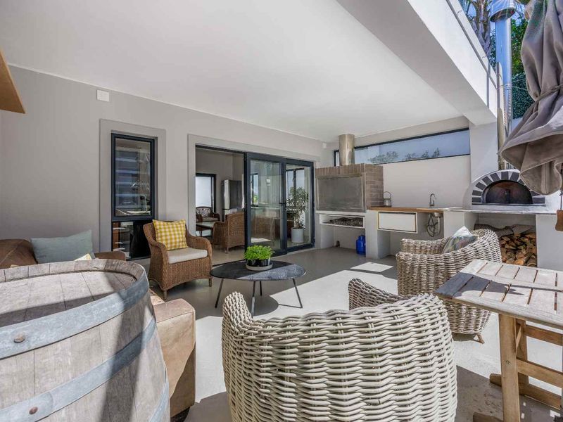 Modern 4-Bedroom Family Home with Loft – Kanonberg Lifestyle Estate - Photo 6