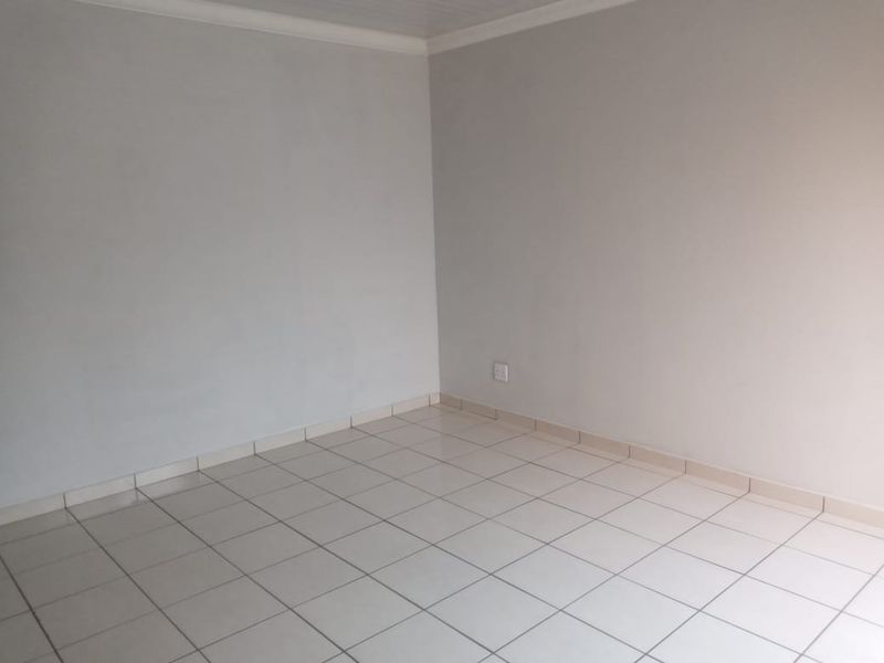 Modern Two Bedroom House to rent Rothdene Meyerton - Photo 4