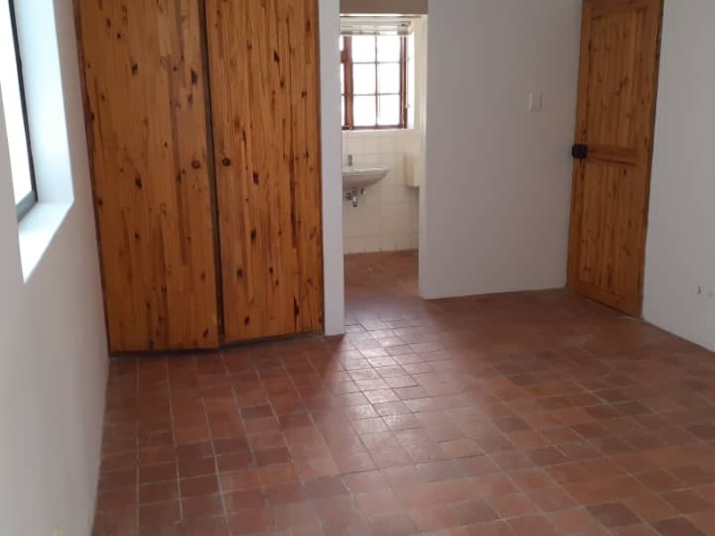 Garden Flat FOR RENT - 1 June 2026 - Photo 2