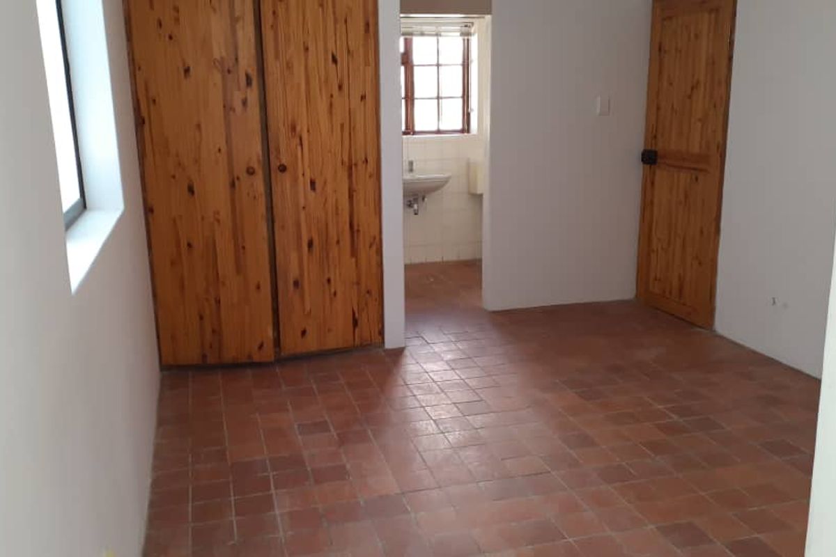Garden Flat FOR RENT - 1 June 2026 - Photo 2