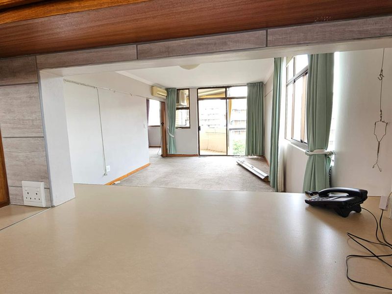 2 Bedroom Flat For Sale - Photo 5
