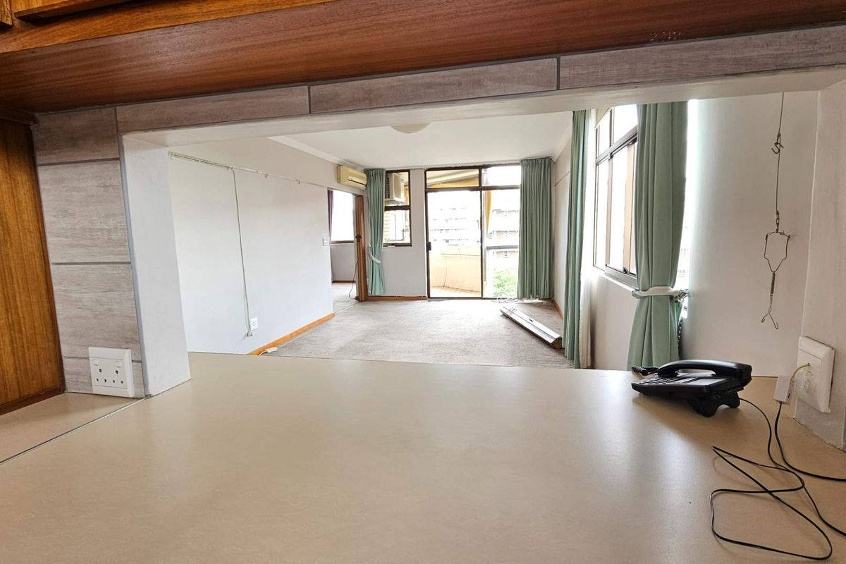 2 Bedroom Flat For Sale - Photo 5