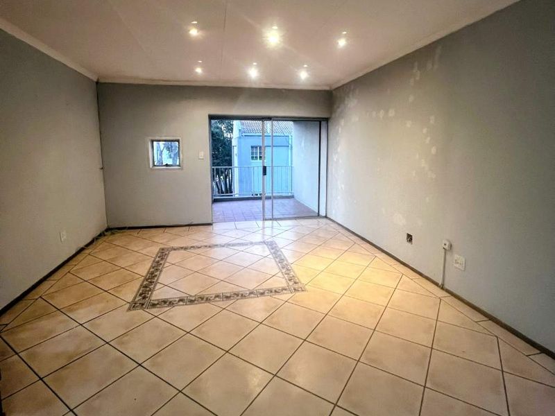 Bright Open-Plan Living Near Sandton CBD – Rent R12,000 - Photo 2