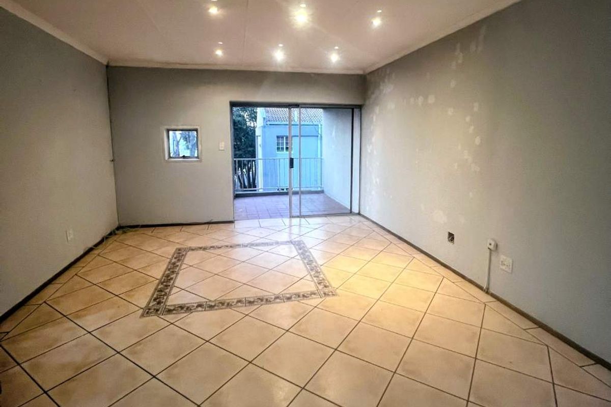 Bright Open-Plan Living Near Sandton CBD – Rent R12,000 - Photo 2