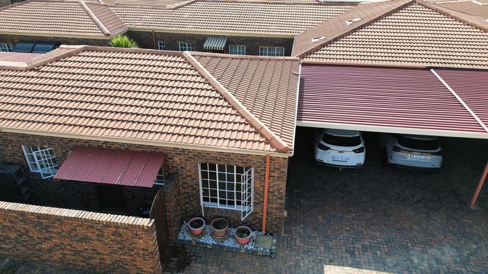 Property #2500779, Townhouse Rental Monthly in Allens Nek