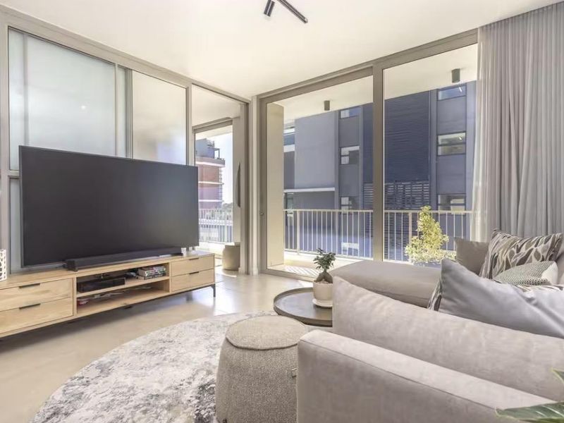 Luxury Green Point Penthouse - Photo 3