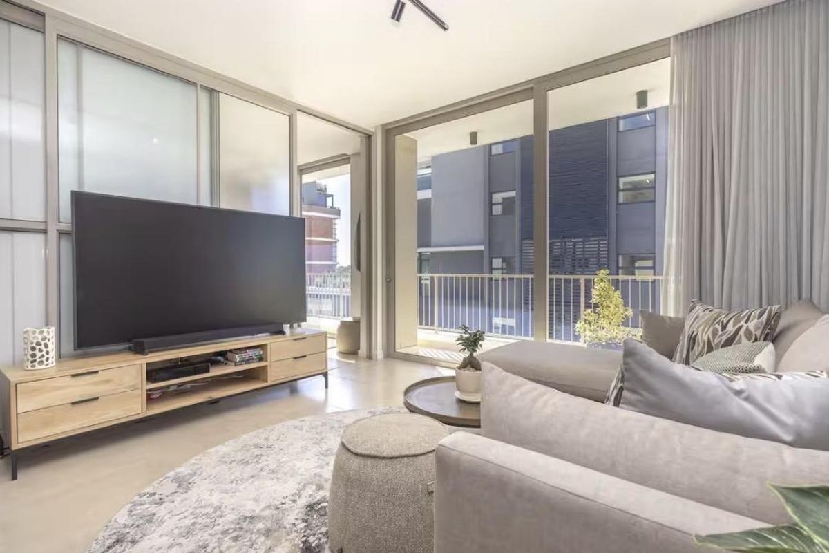 Luxury Green Point Penthouse - Photo 3