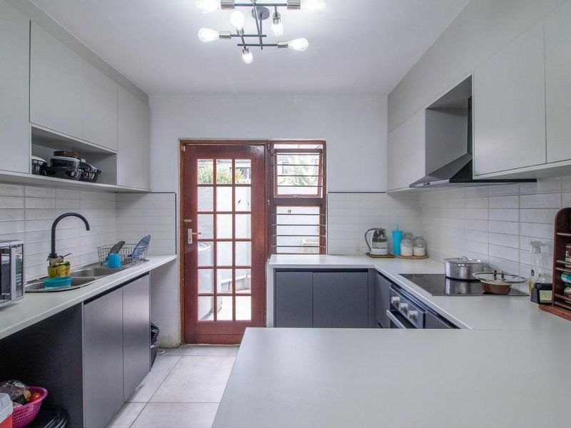 Beautiful Duplex townhouse in Lakefield Benoni - Photo 5