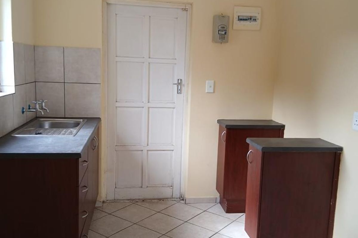 Stunning Modern 2 Bedroom Property for Rent in Belladonna Estate, Blue Downs - Photo 5