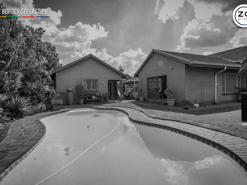 TWO HOMES ON ONE STAND, FOR SALE IN BRACKENDOWNS. WITH A R300 000 SAVINGS ON PRICE - Photo 1