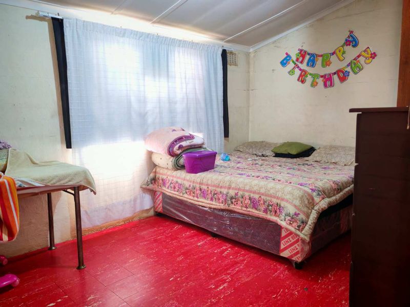 Your Perfect Renovation Project Near School & Shopping! - Photo 10
