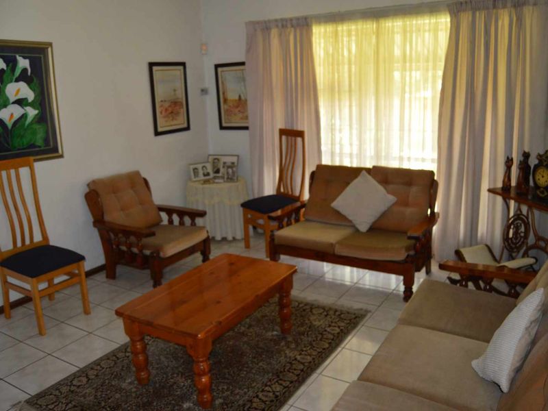 Beautiful family home in Brackenhurst - Photo 7