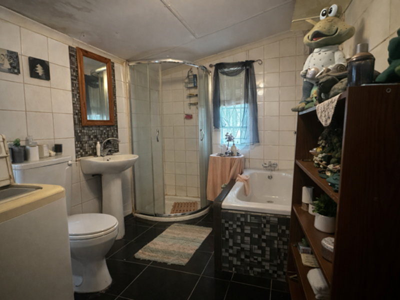 Charming Home on a Spacious Erf in Petrusburg – Endless Potential! - Photo 7