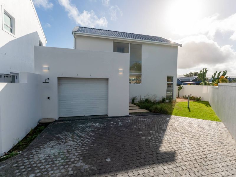 14 The Aviary, Imhoffs Gift – Brand New Coastal Elegance - Photo 2