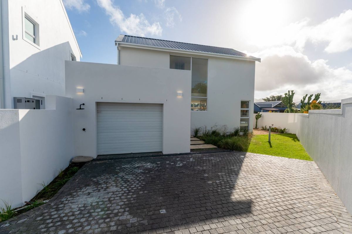 14 The Aviary, Imhoffs Gift – Brand New Coastal Elegance - Photo 2