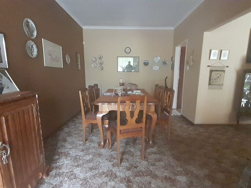 Spacious family home - Photo 4