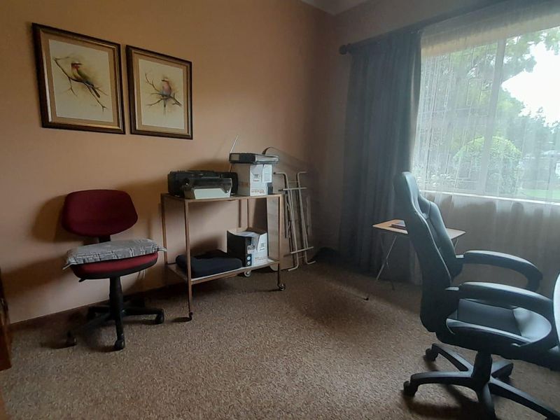 Spacious family home - Photo 8