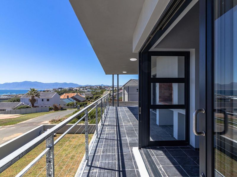 Luxurious, Brand New De Kelders Home - Photo 5