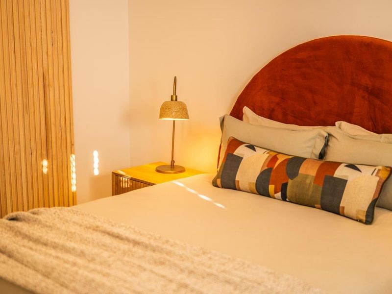 A Romantic Art-Filled Escape in the Heart of Franschhoek | Available Immediately - 31 Oct 2026 - Photo 8