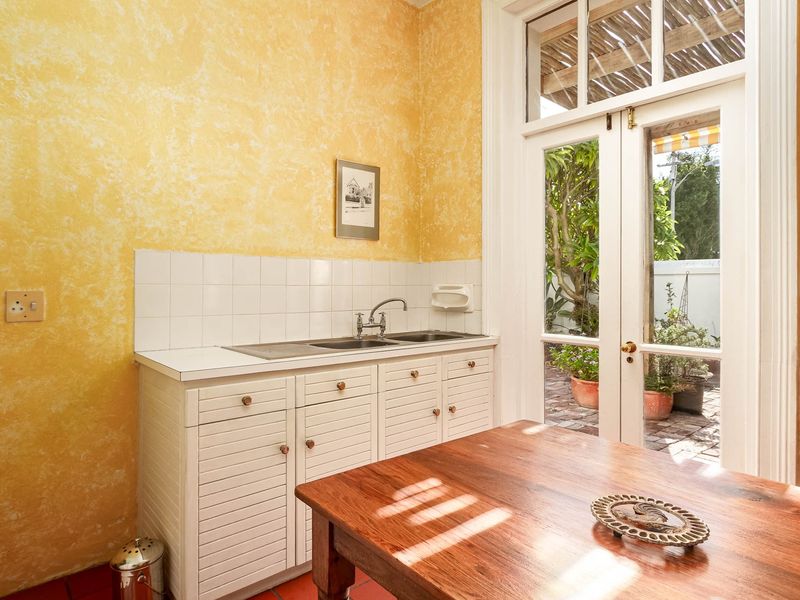 Charming Heritage Victorian in Bantry Bay - Photo 10