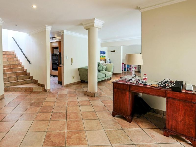 Timeless Elegance & Modern Luxury in an Exclusive Radcliffe Heights Enclave - Photo 8