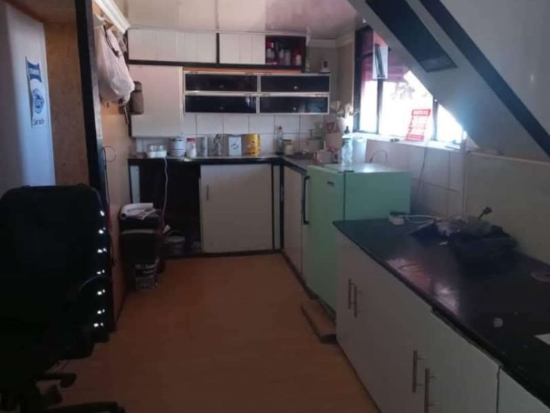 Established business with building for sale - Grootfontein - Photo 4