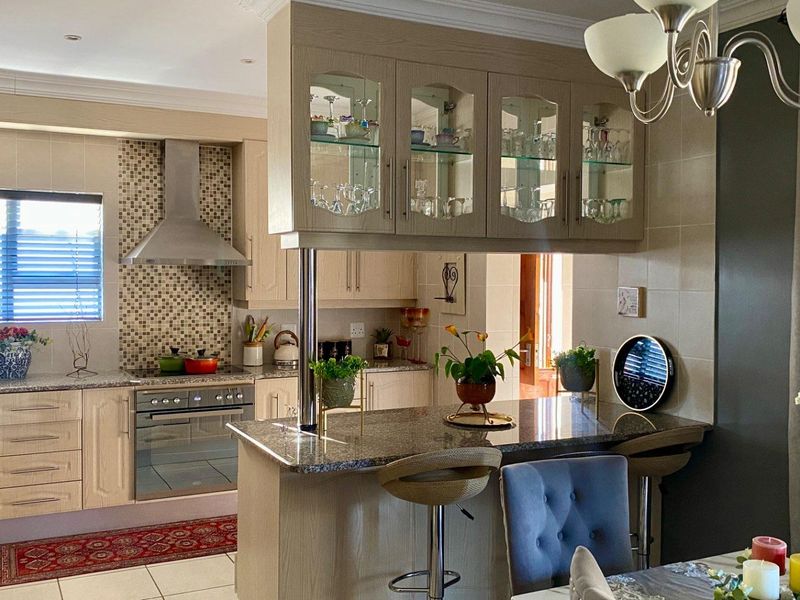 Perfect Family Home - Photo 5