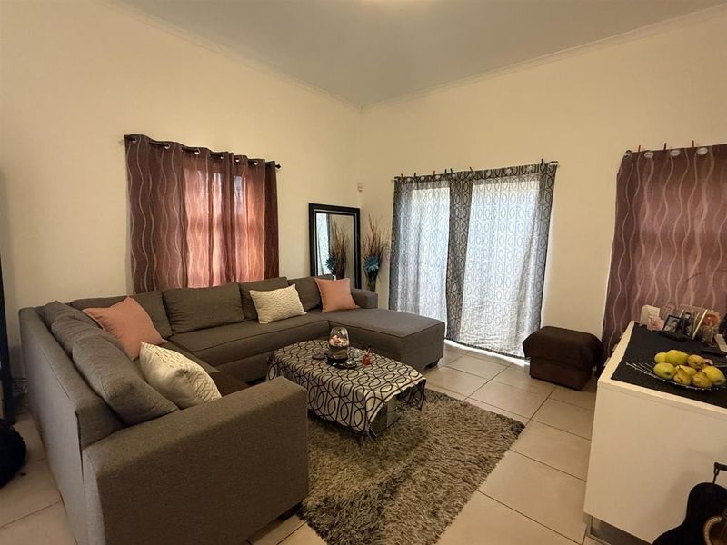 Perfect for your first home! - Photo 2