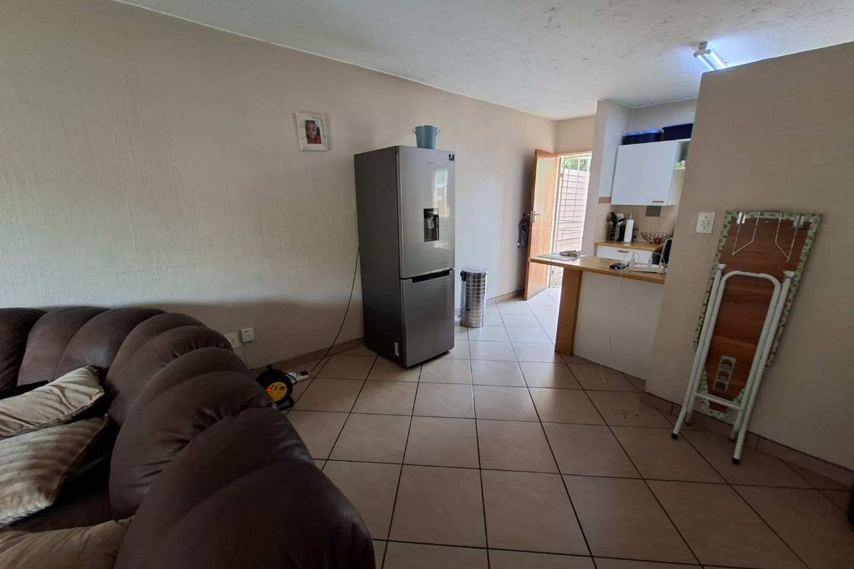 2 Bedroom Apartment For Sale - Photo 5