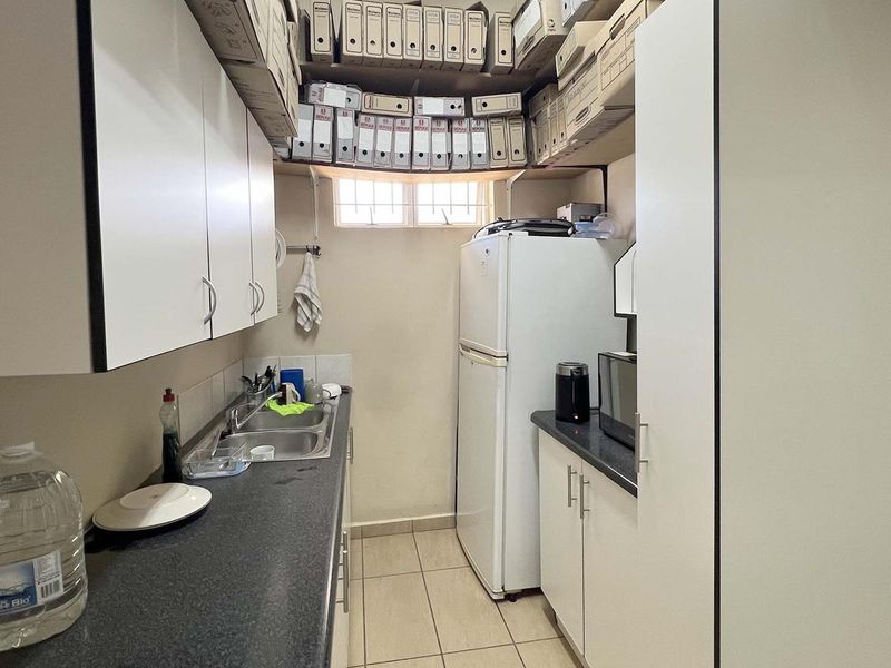 UNIQUE OFFICE SPACE IN THE HEART OF UMHLANGA – NO TRANSFER FEES! - Photo 10