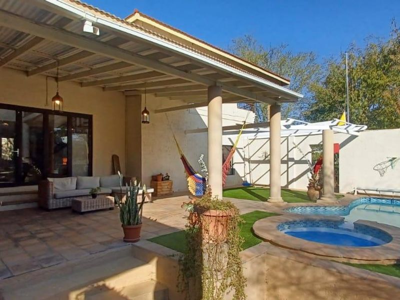 Suiderhof - Bordering Olympia - N$7 980 000 - Photo 4