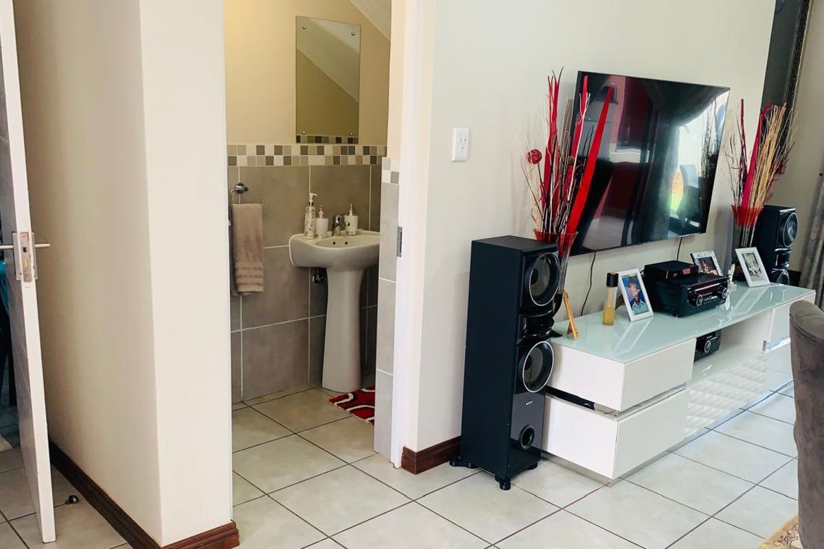 Beautiful 3-Bedroom Home for sale - Photo 3