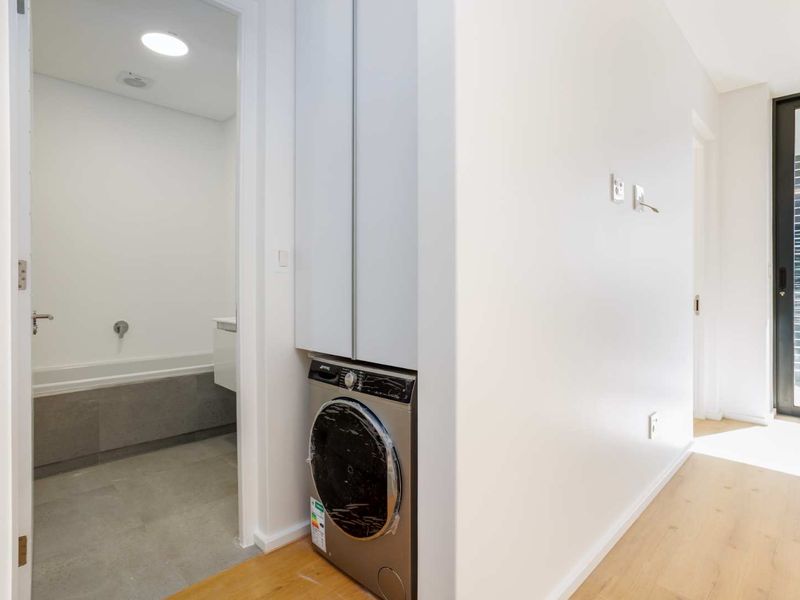 Modern Three-Bedroom Ground Floor Apartment in Val de Vie Vivante Village at Val de Vie Estate - Photo 5