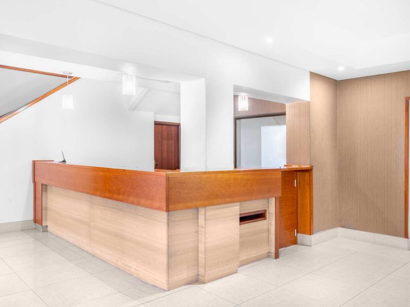 All-inclusive access to coworking space in Regus Foundershill. - Photo 3