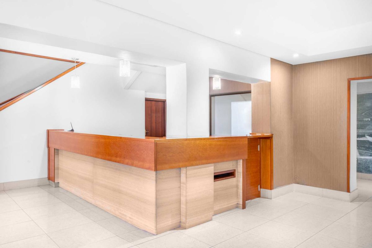 All-inclusive access to coworking space in Regus Foundershill. - Photo 3