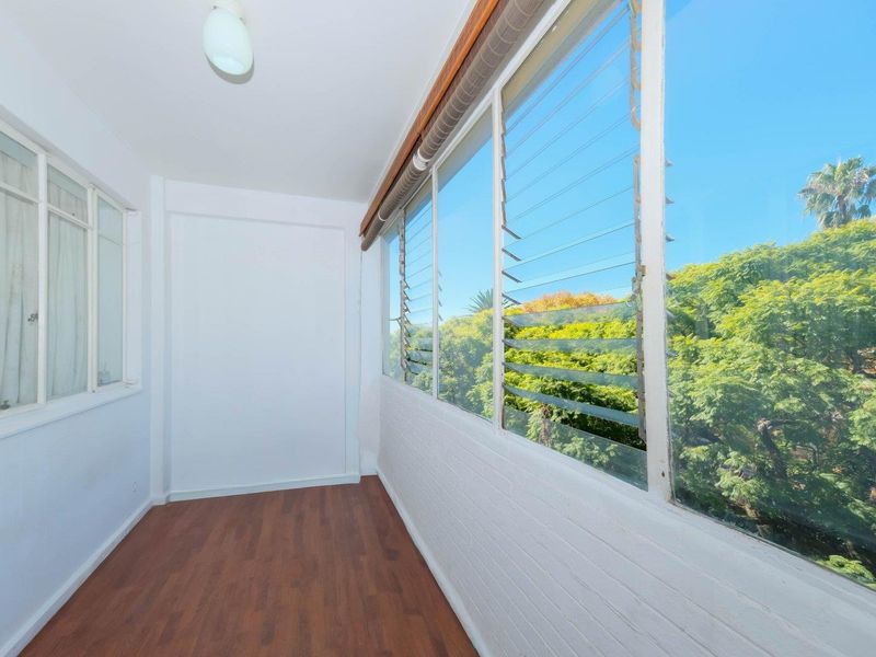 Heritage Complex Earls Court! Negotiable! - Photo 8