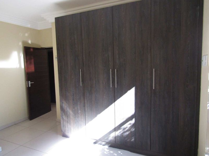 Lifestyle Living Lock Up And GO - Photo 9