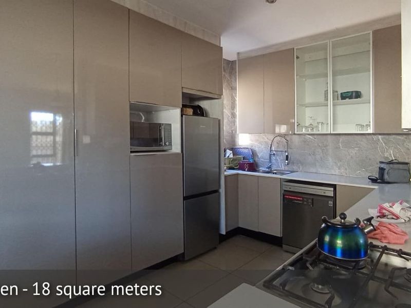 Three bedroom house for sale in Amandasig - Photo 7